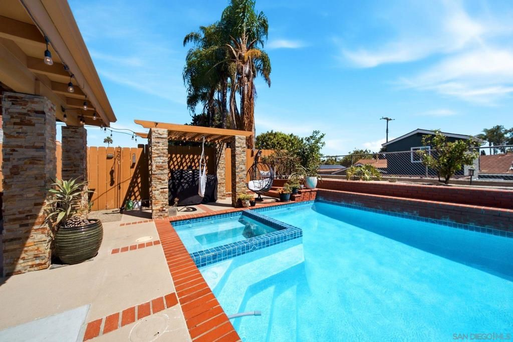 6885 Rockglen Ave, San Diego, CA 92111 — photo 2