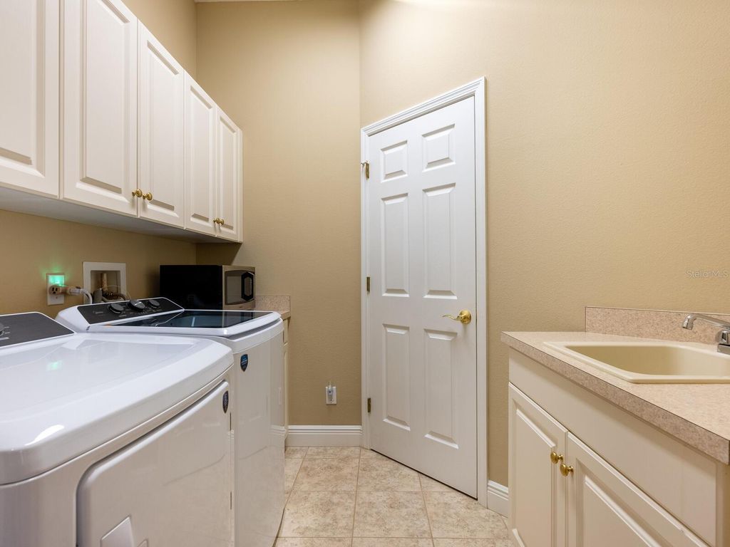 Image 36 of property listing at 12518 HARBOUR LANDINGS DRIVE, Cortez, FL 34215