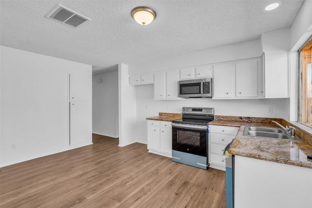 10387 Huntington Place Drive 387, Houston, TX 77099