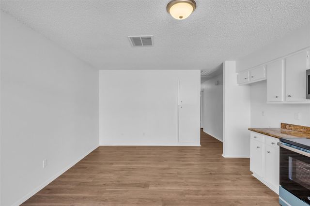 10387 Huntington Place Drive 387, Houston, TX 77099