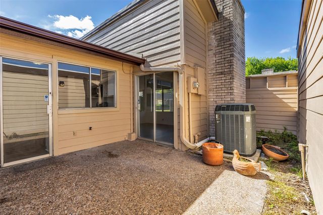 10387 Huntington Place Drive 387, Houston, TX 77099