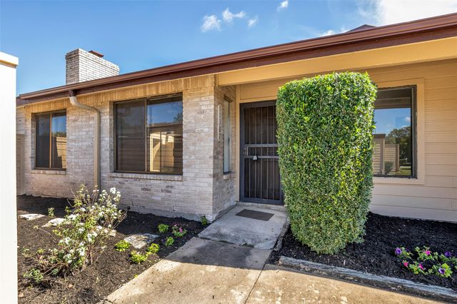 10387 Huntington Place Drive 387, Houston, TX 77099