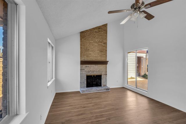 10387 Huntington Place Drive 387, Houston, TX 77099