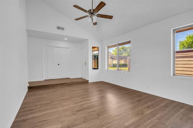 10387 Huntington Place Drive 387, Houston, TX 77099