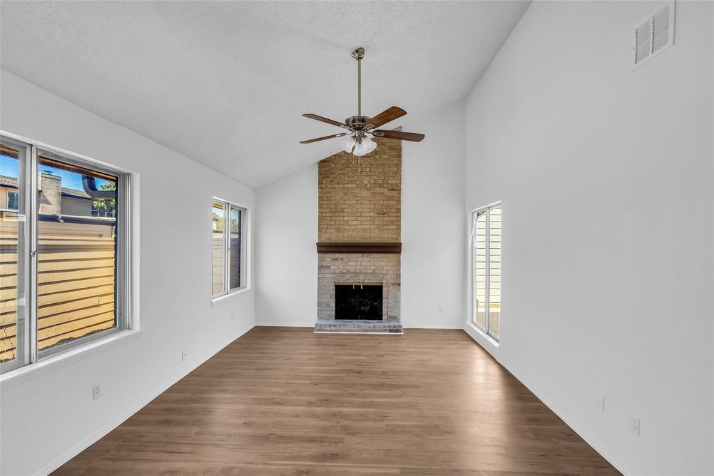 10387 Huntington Place Drive 387, Houston, TX 77099