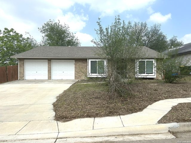5022 CRESTWOOD DR, Schertz, TX 78108