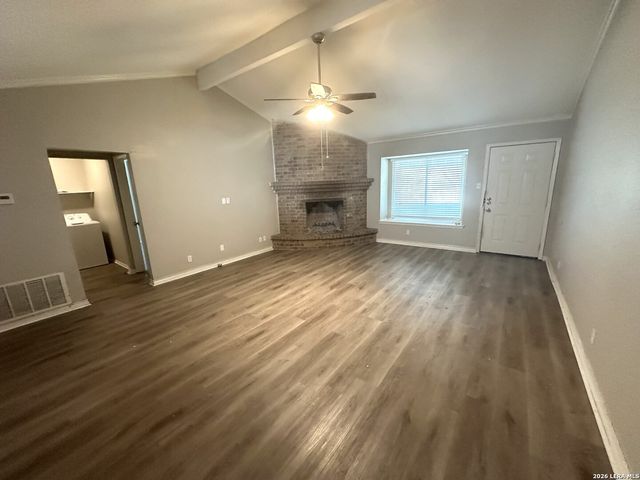 5022 CRESTWOOD DR, Schertz, TX 78108