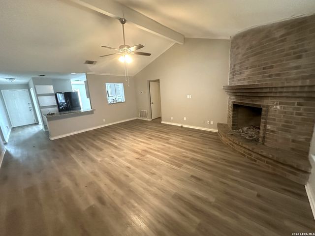 5022 CRESTWOOD DR, Schertz, TX 78108