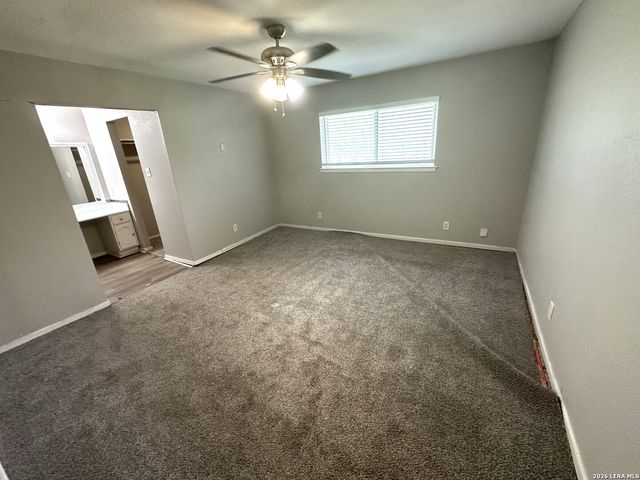 5022 CRESTWOOD DR, Schertz, TX 78108