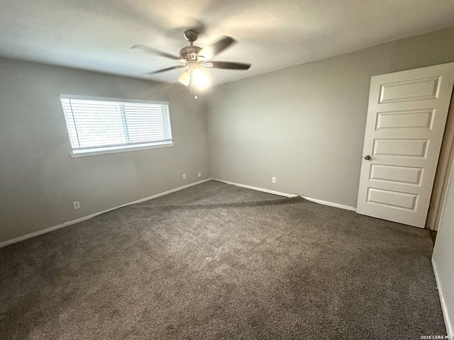 5022 CRESTWOOD DR, Schertz, TX 78108