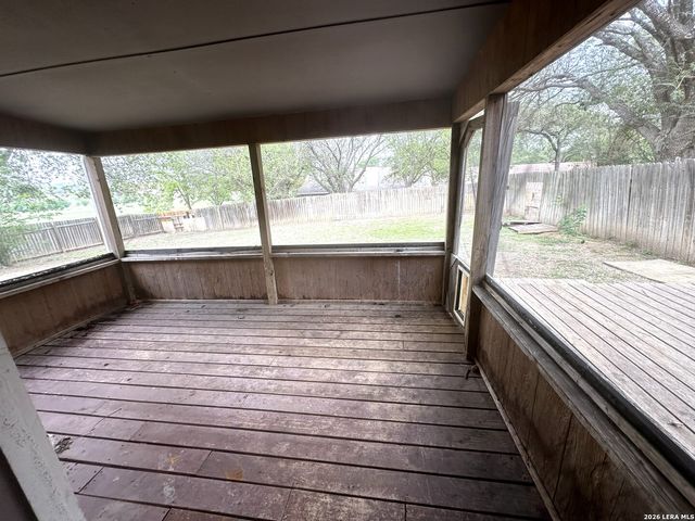 5022 CRESTWOOD DR, Schertz, TX 78108