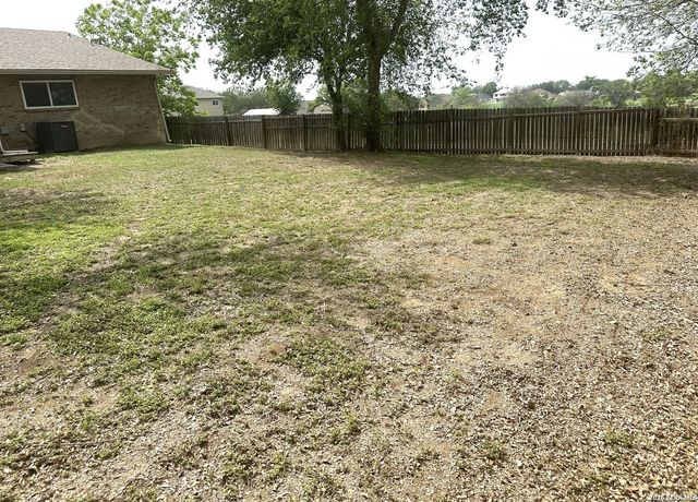 5022 CRESTWOOD DR, Schertz, TX 78108
