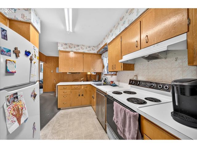 1914 HAWTHORNE St, Forest Grove, OR 97116
