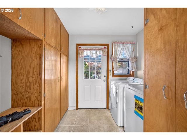 1914 HAWTHORNE St, Forest Grove, OR 97116