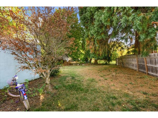 1914 HAWTHORNE St, Forest Grove, OR 97116