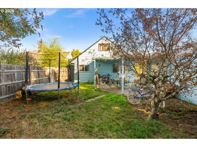 1914 HAWTHORNE St, Forest Grove, OR 97116