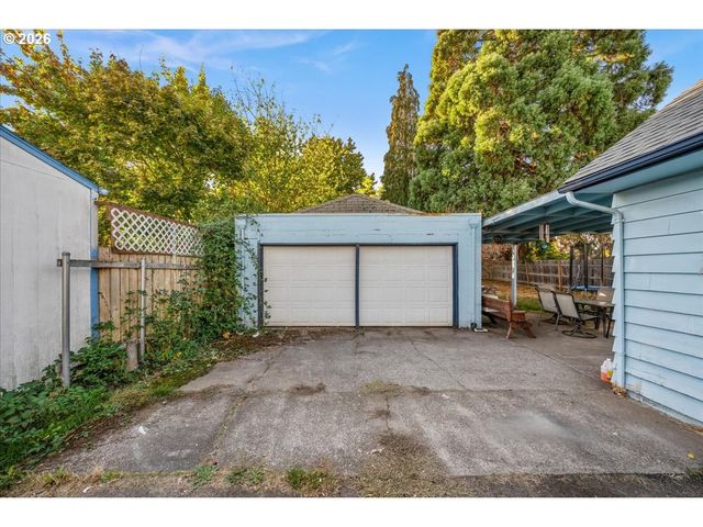 1914 HAWTHORNE St, Forest Grove, OR 97116