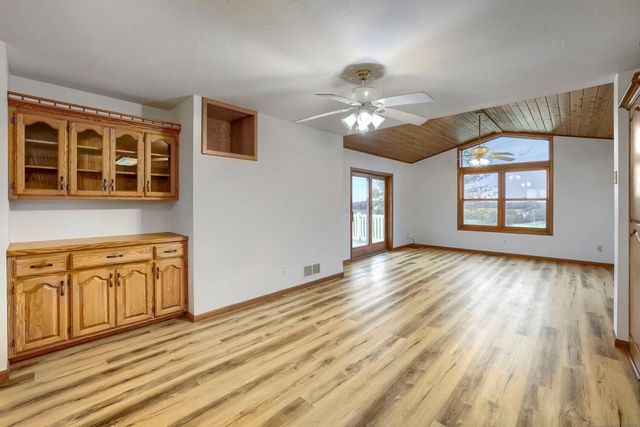 7030 Dahlgren Road, Chaska, MN 55318