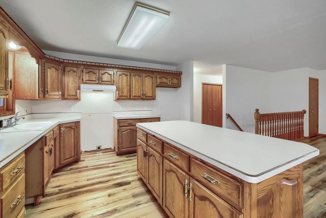 7030 Dahlgren Road, Chaska, MN 55318