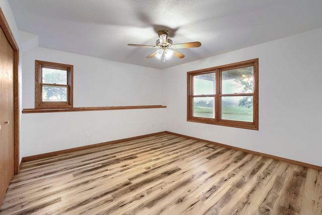 7030 Dahlgren Road, Chaska, MN 55318