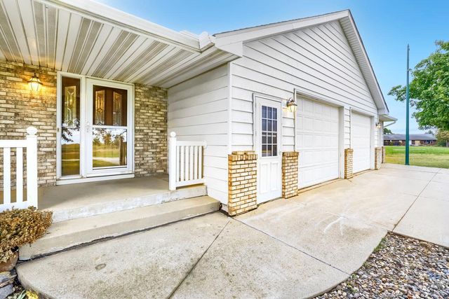 7030 Dahlgren Road, Chaska, MN 55318