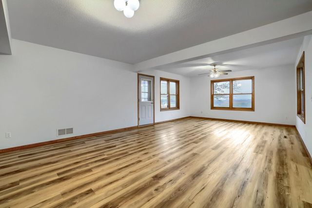 7030 Dahlgren Road, Chaska, MN 55318