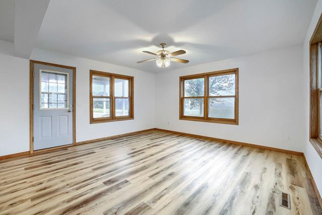 7030 Dahlgren Road, Chaska, MN 55318