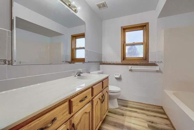 7030 Dahlgren Road, Chaska, MN 55318
