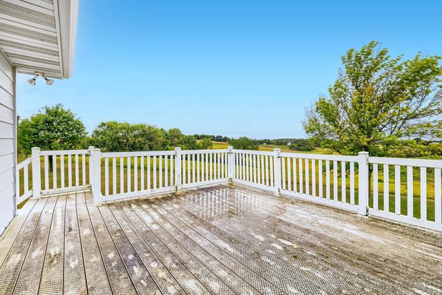 7030 Dahlgren Road, Chaska, MN 55318