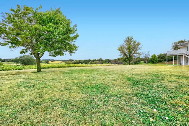 7030 Dahlgren Road, Chaska, MN 55318