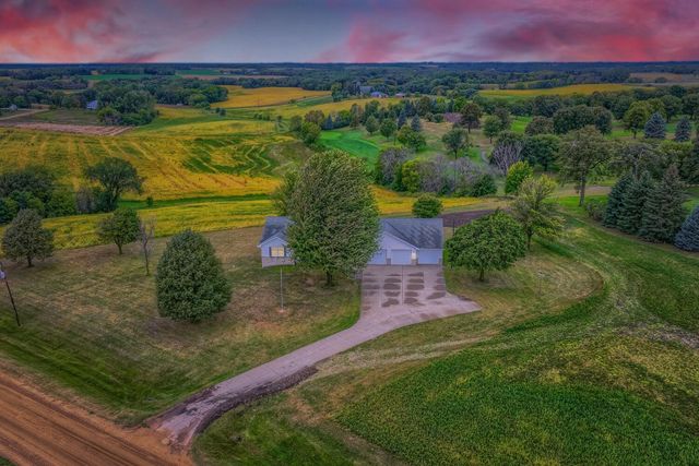 7030 Dahlgren Road, Chaska, MN 55318