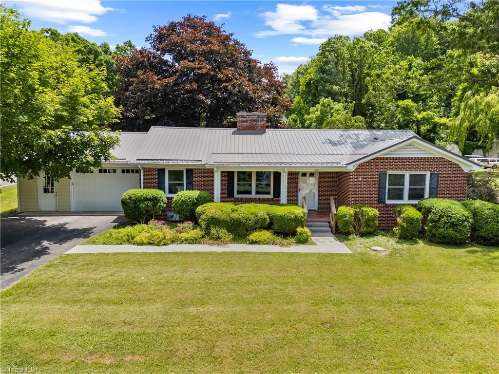 201 Woods Gap, Floyd, VA 24091