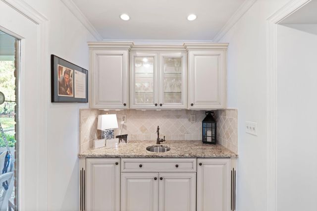 2197 Taborlake Circle, Lexington, KY 40502