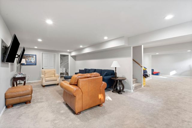 2197 Taborlake Circle, Lexington, KY 40502