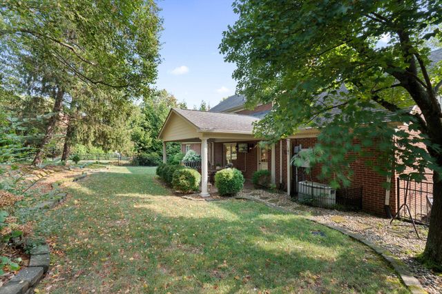 2197 Taborlake Circle, Lexington, KY 40502