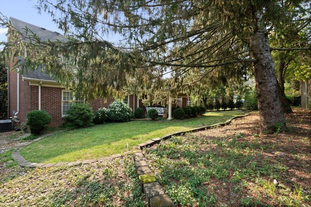 2197 Taborlake Circle, Lexington, KY 40502