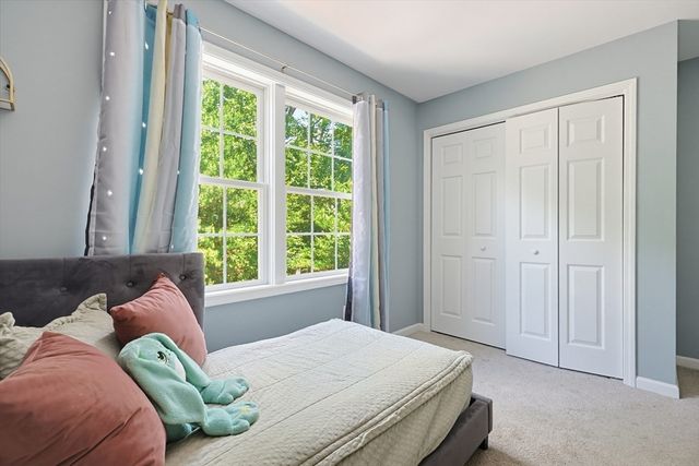 7 Tabor Rd, Uxbridge, MA 01569