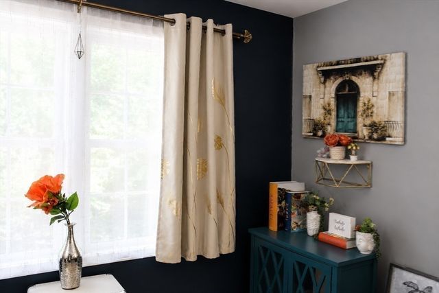 7 Tabor Rd, Uxbridge, MA 01569