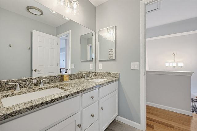 7 Tabor Rd, Uxbridge, MA 01569