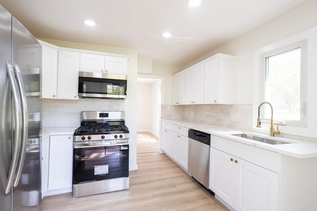 11105 W 105th Place, St. John, IN 46373