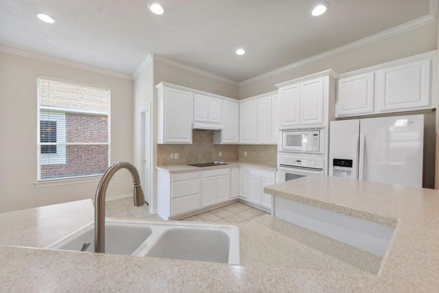 31 E Royal Mews, The Woodlands, TX 77384