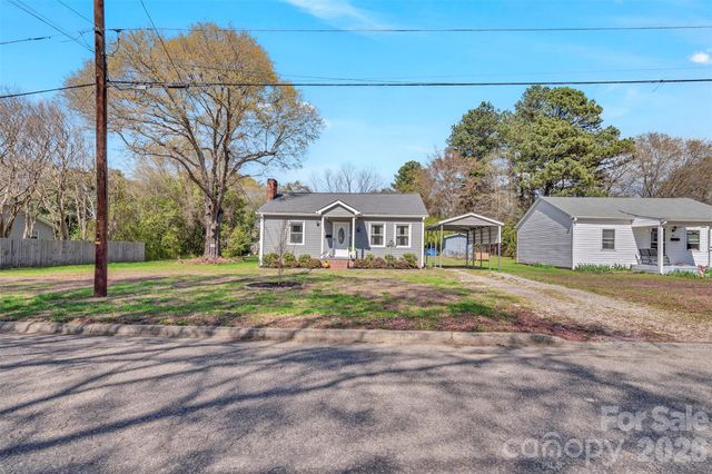 105 Hilltop Lane, Clover, SC 29710