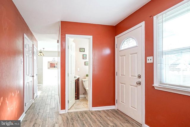 30 TOOL LN, Williamstown, NJ 08094