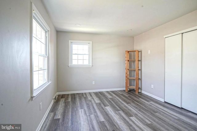 30 TOOL LN, Williamstown, NJ 08094