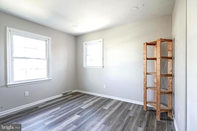 30 TOOL LN, Williamstown, NJ 08094