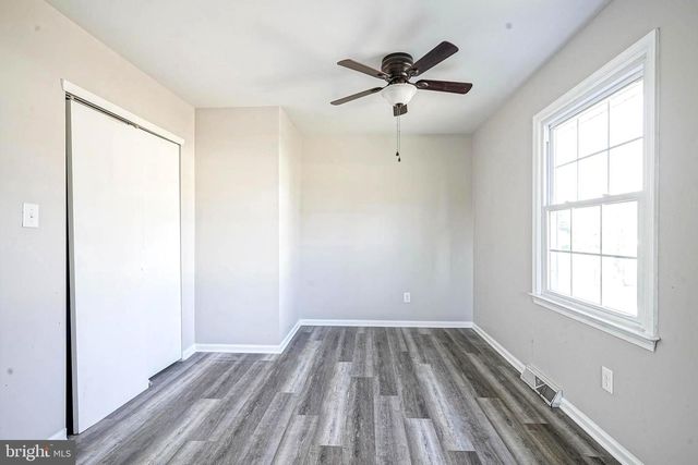 30 TOOL LN, Williamstown, NJ 08094