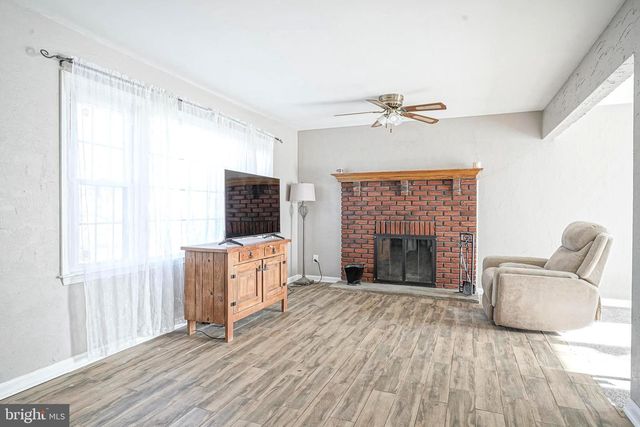 30 TOOL LN, Williamstown, NJ 08094