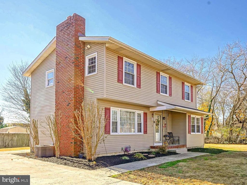 30 TOOL LN, Williamstown, NJ 08094