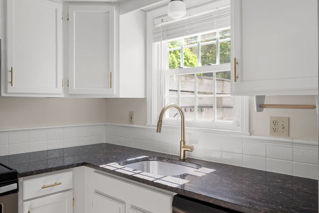 728 Auburn St D4, Whitman, MA 02382