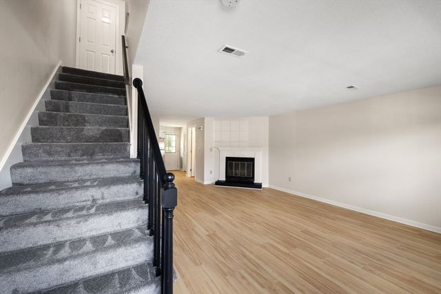 728 Auburn St D4, Whitman, MA 02382